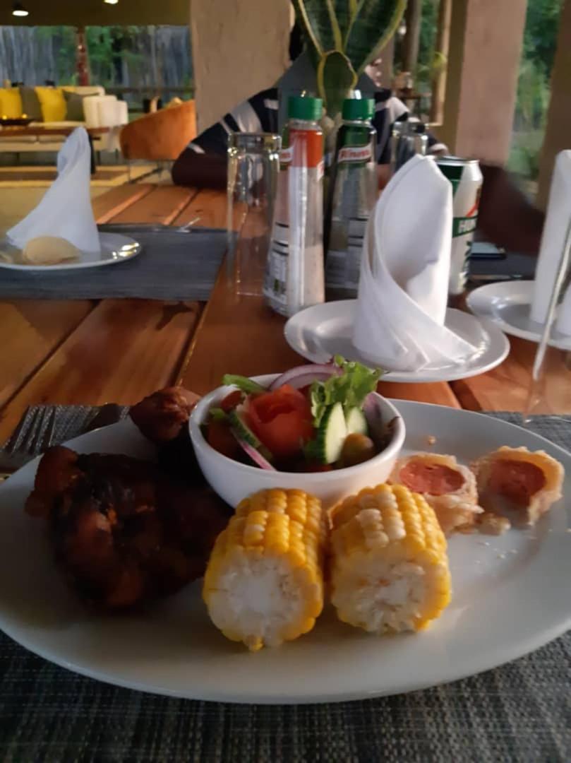 Xhabe Safari Lodge Chobe Muchenje المظهر الخارجي الصورة